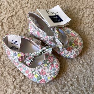 Janie and Jack crib shoes 3-6 months